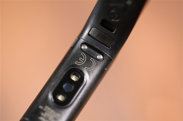 Фотогалереия дня: браслет Honor Band 4, который стоит столько же, сколько Xiaomi Mi Band 3 с модулем NFC