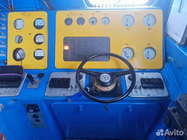 В кабине тепловоза ТЭМ-7А 