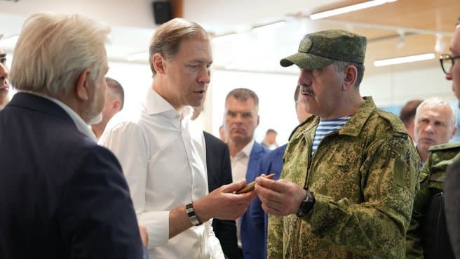 El viceprimer ministro Denis Mantúrov en el tecnópolis&nbsp;«Era»