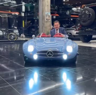 Replica of Mercedes-Benz SL300