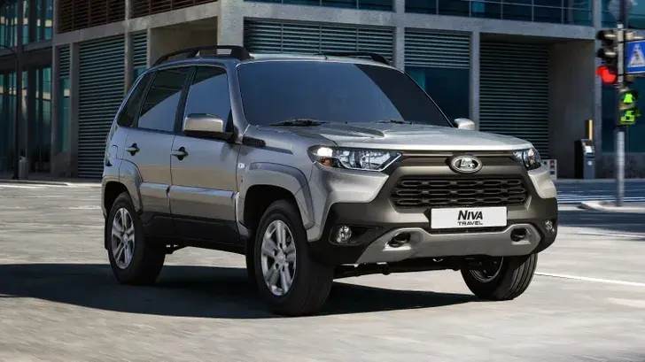 Lada Niva Travel