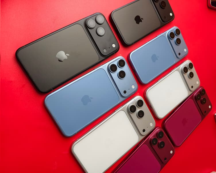Так будут выглядеть iPhone 18 Pro и iPhone 18 Pro Max. Макеты новых смартфонов показали вживую