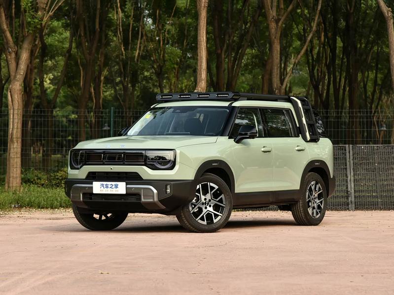 Гибридный внедорожник BAIC BJ30 Highlight Edition: 409 л.с. и полный привод за 1,5 млн рублей