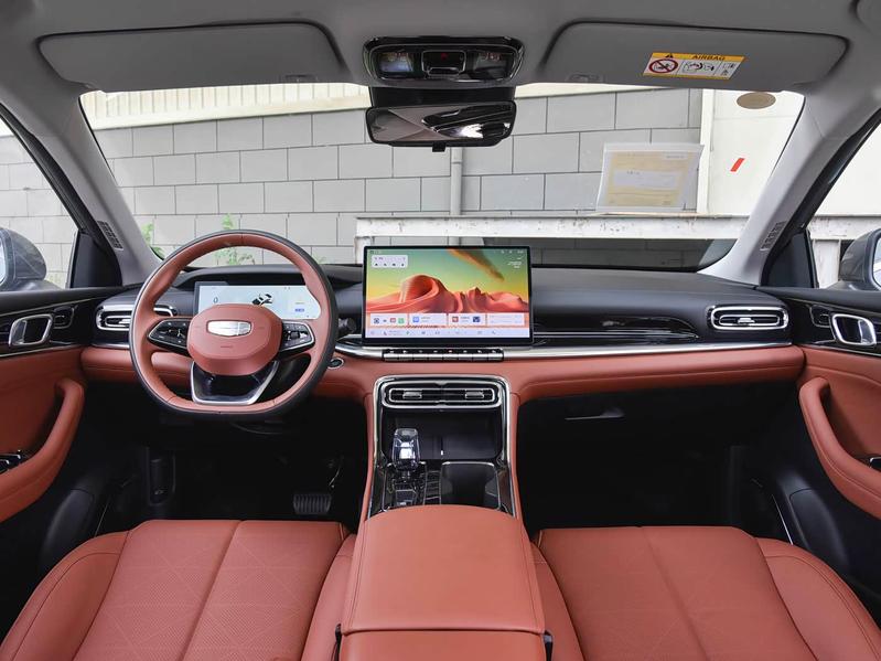 Бензиновый Geely с рекордным тепловым КПД 48,41% выходит 16 июня. Мощность Geely Emgrand i-HEV Zhiqing Hybrid составит 313 л.с.