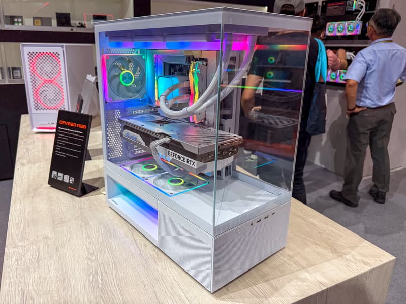 Cougar на Computex 2026: корпуса CFV220 RGB и DuoAir RGB, шасси NU для рабочих станций, блоки питания WS до 3200 Вт и кресла Terminator Air и Arker