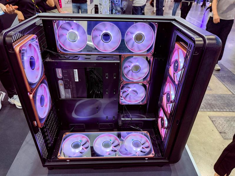 Crystal U7 вид сбоку Вид на корпус Formula V-Line Crystal U7