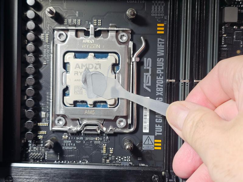 Обзор материнской платы Asus TUF Gaming X870E-Plus WiFi