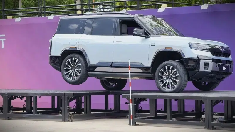 BYD Yangwang U8