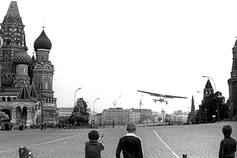 Cessna 172 Матиаса Руста на Красной Площади