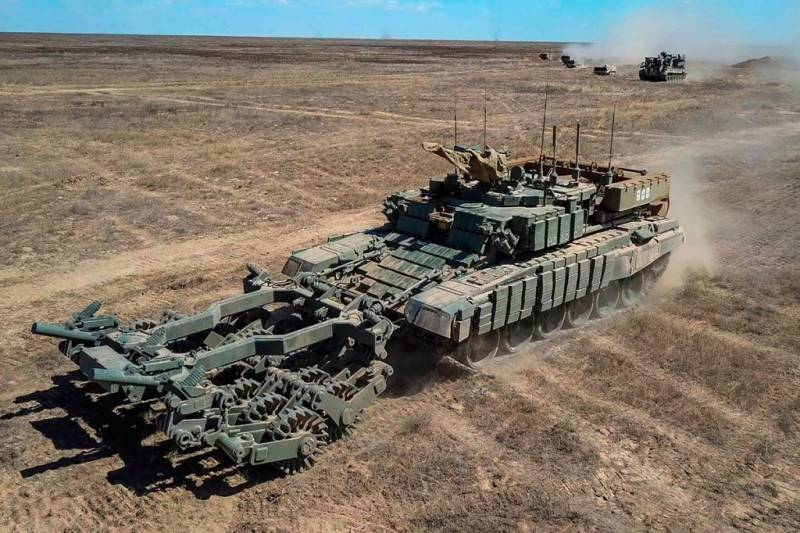 БМР-3МА, оборудованная тяжёлыми катковыми тралами ТМТ-С