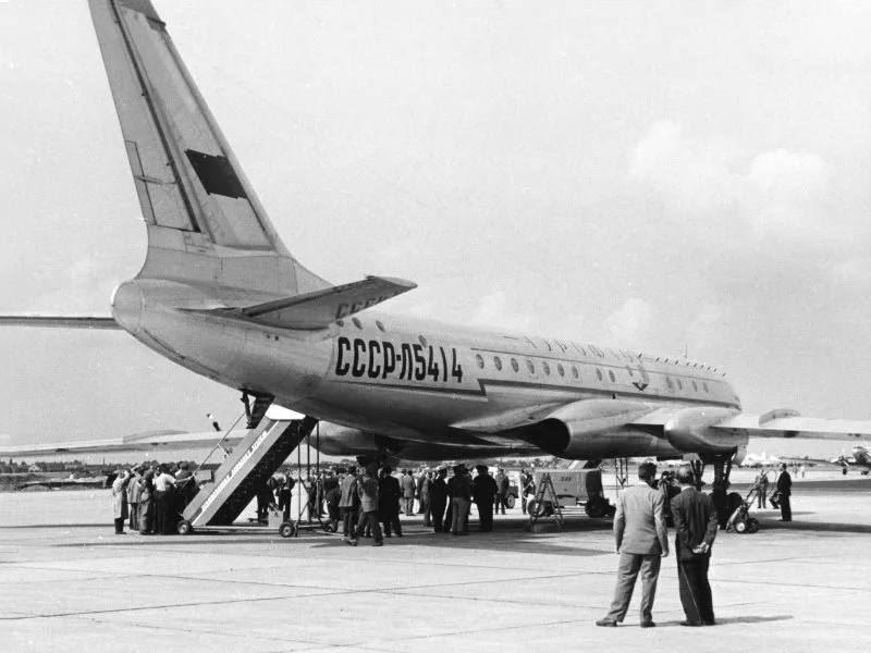 Ту-104