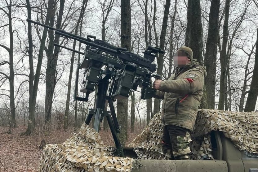 Пулемёт Калашникова танковый в кузове пикапа