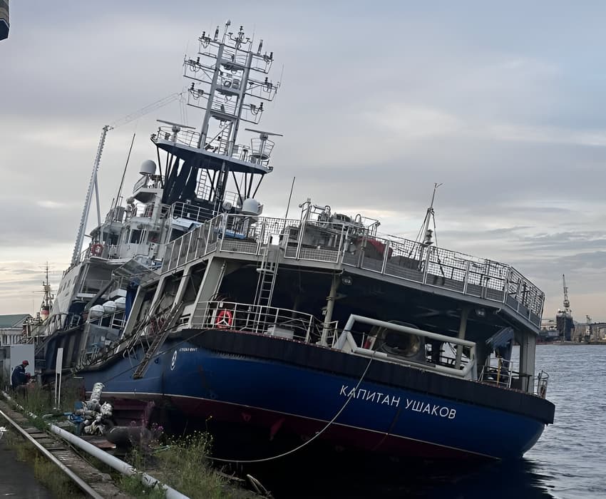 The sunken tugboat "Kapitan Ushakov" in the port of St. Petersburg