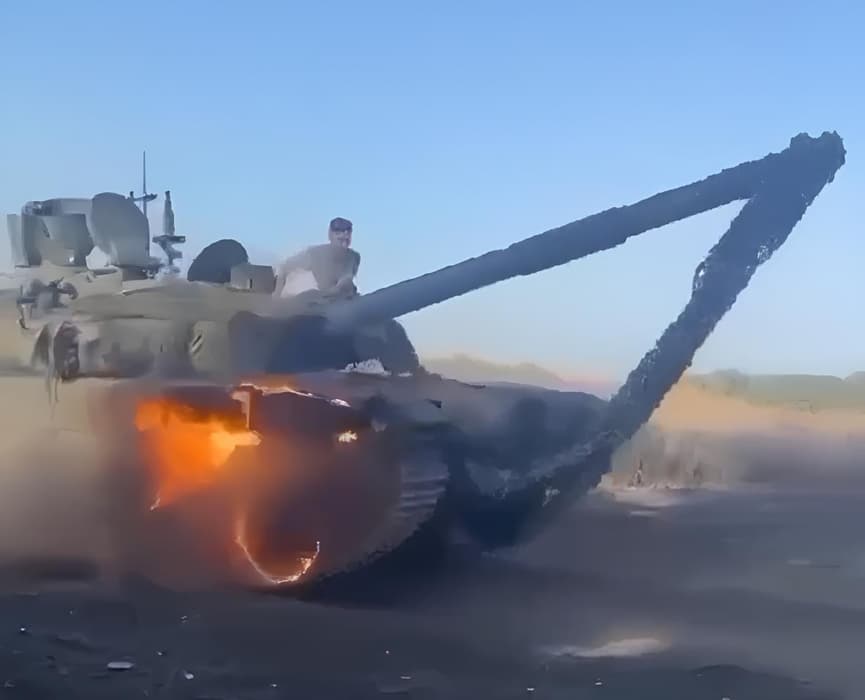 Tanque T-90M con una oruga en llamas