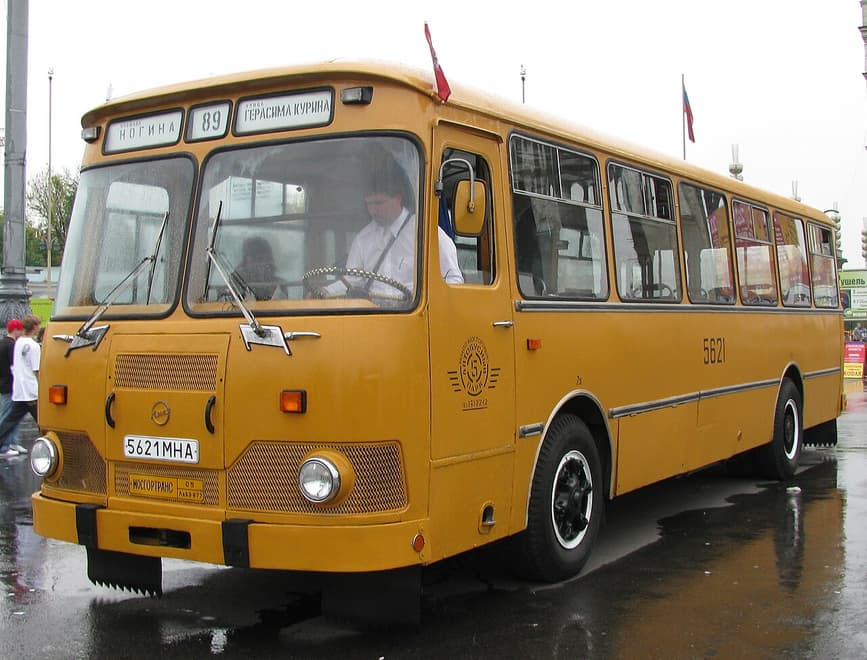 LiAZ-677M 