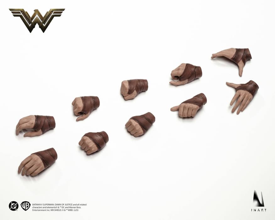 Права на изображения принадлежат Inart, DC Comics и Warner Bros. Entertainment