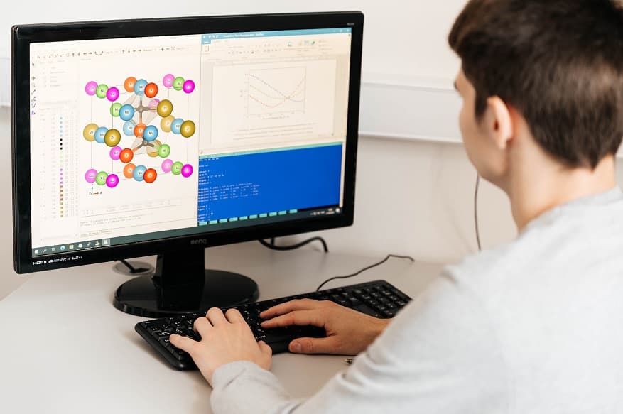 Система моделирования без многочисленных экспериментов в лаборатории автоматически подбирает сплав для получения материалов с улучшенными свойствами. 