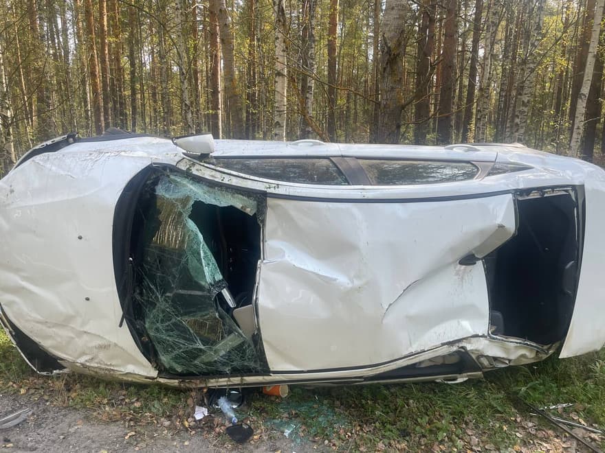  Lada Vesta drove off due to a jammed steering wheel