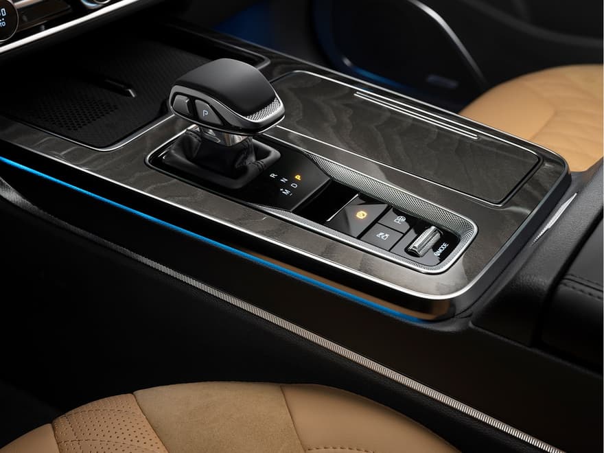 Hongqi HS5