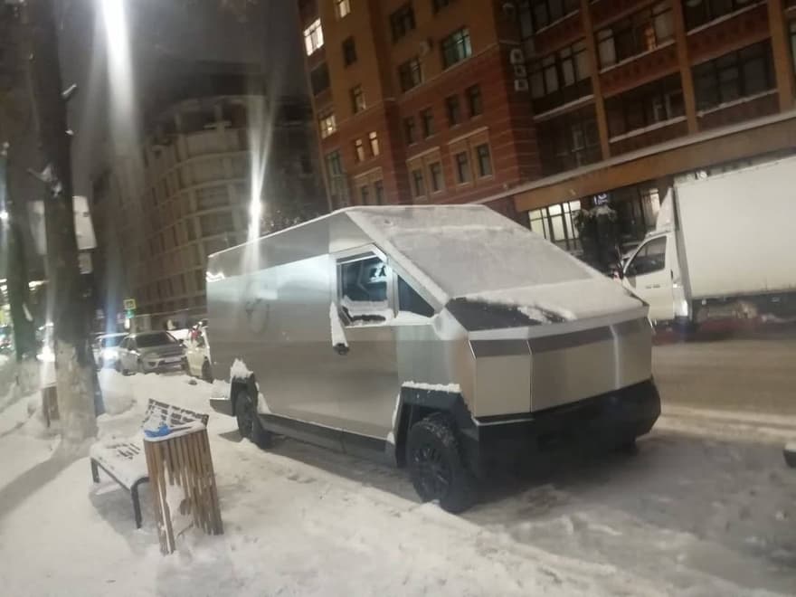 "Russo-Balt" al estilo Cybertruck