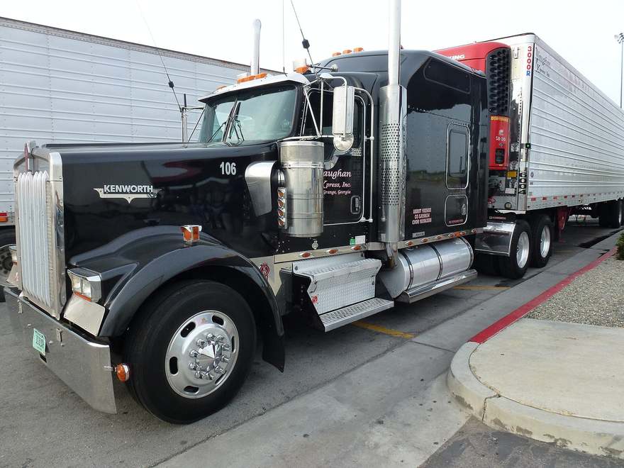 Kenworth W900L
