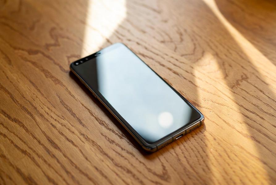 Oppo Reno 16 Pro: новый смартфон с чипом Dimensity 8500 и Android 16 Смартфон Oppo Reno 16 Pro на рендере