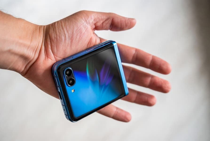Samsung Galaxy Z Flip8 получит новый шарнир, а складка станет менее заметной