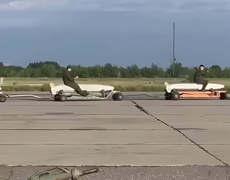 "Tren" de las nuevas bombas de alta precisión D-30SN para el Su-34NVO