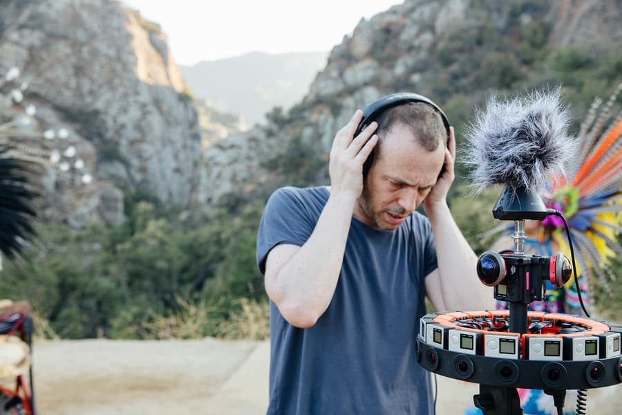 Портативный рекордер Zoom H3-VR предназначен для записи звука виртуальной реальности и не только