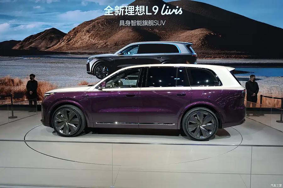 Вид сбоку Li Auto L9 Livis