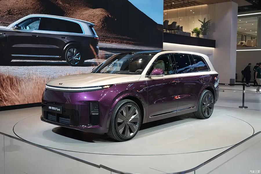 Запас хода 1500 км, 340 км без бензина и 2560 TOPS: Li Auto показала флагманский кроссовер Li Auto L9 Livis за 560 тыс. юаней (6 млн рублей) Флагманский кроссовер Li Auto L9 Livis