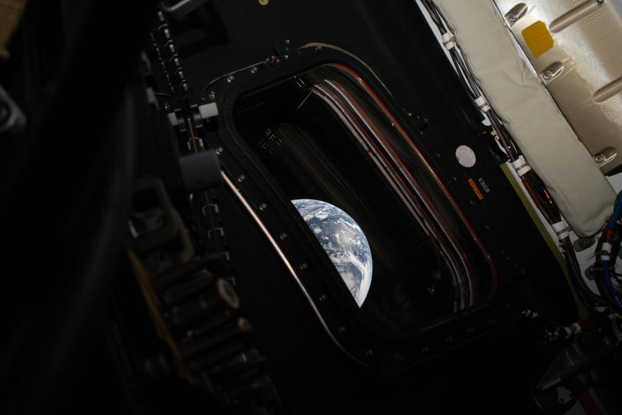 Неочевидный рекорд миссии Artemis II: люди на рекордном удалении Космический корабль Orion на орбите Луны
