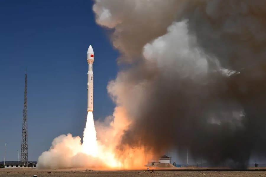 «Одна стрела — восемь звезд»: Китайская ракета Kinetica-1 успешно запустила 8 спутников