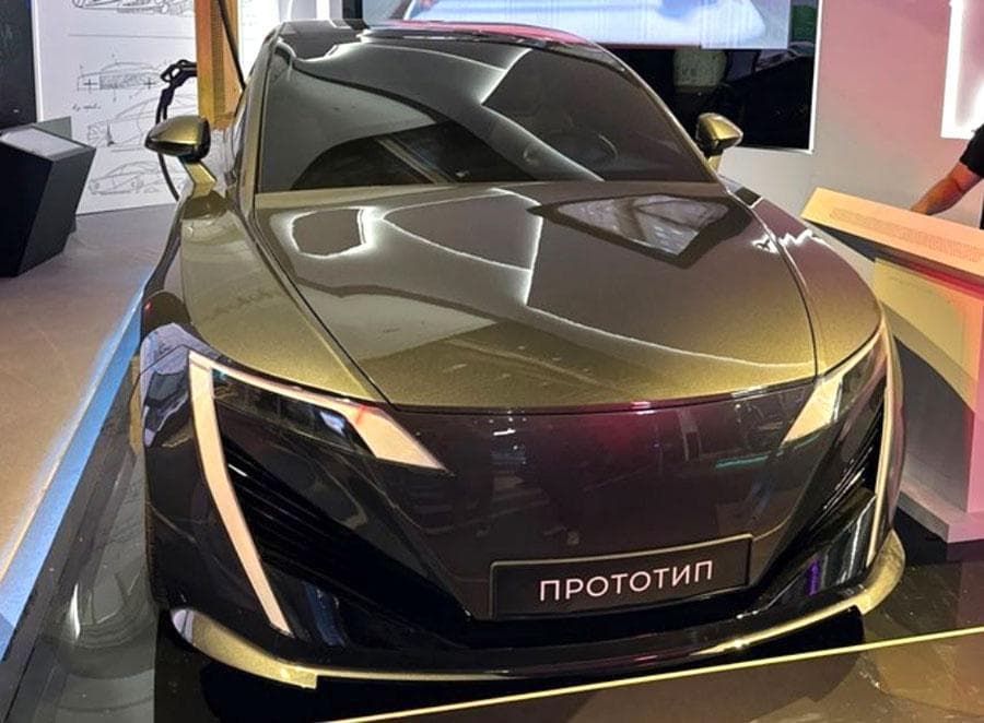 Coche eléctrico "Molniya" (prototipo)