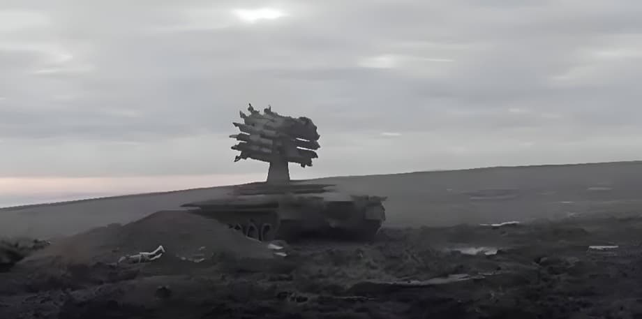 РБУ-6000 «Смерч-2» на танке Т-80