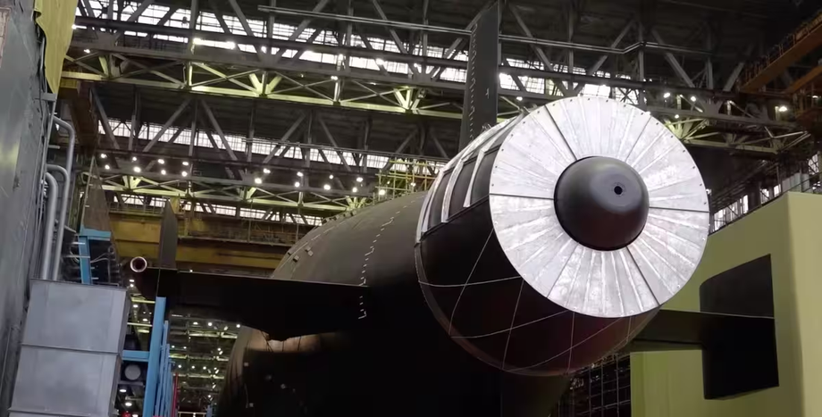 Выход подводной лодки из эллинга