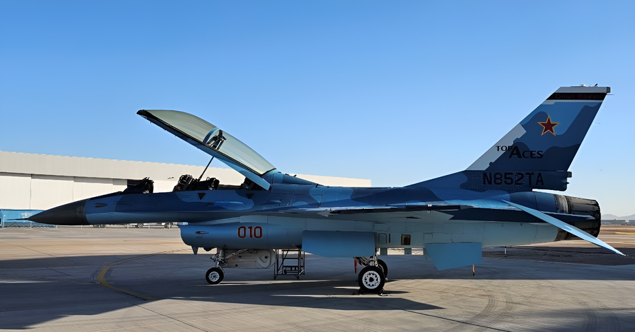 F-16 в расцветке Су-34
