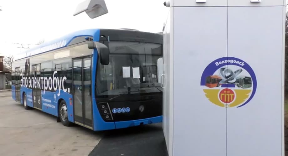 Local authorities agreed with NefAZ and KamAZ just before the New Year for an emergency supply of transport to replace the one that fell through from another manufacturer, and "Moscow" ready-made buses arrived in the city