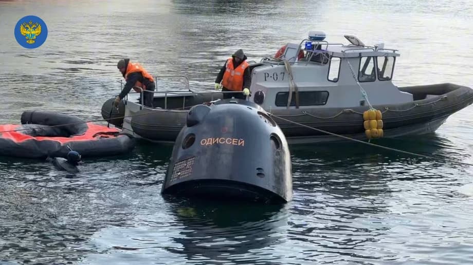 Буксировка спускаемого аппарата «Одиссей»