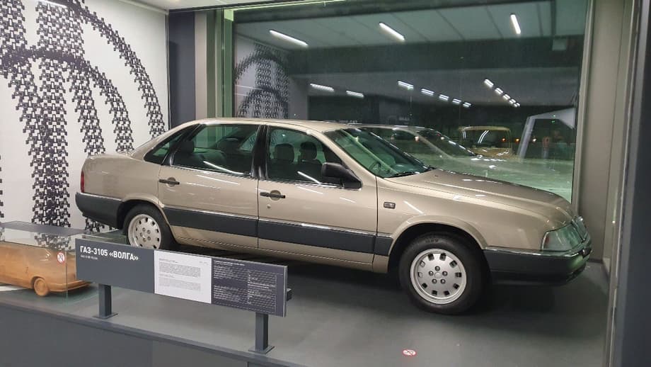 GAZ-3105