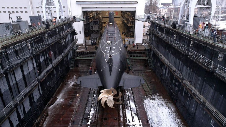 Submarino "Velíkiye Luki" del proyecto 677 "Lada" antes de su lanzamiento en 2022