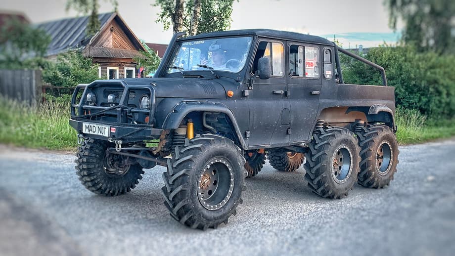 UAZ 6x6 en la modificación de Mad Nut Show