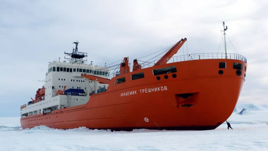R/V "Academician Tryoshnikov"