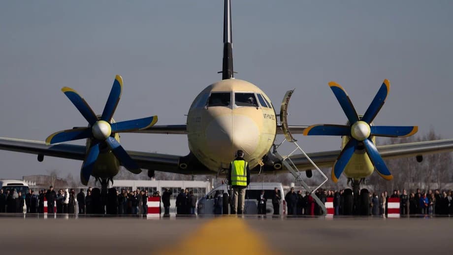 Il-114-300