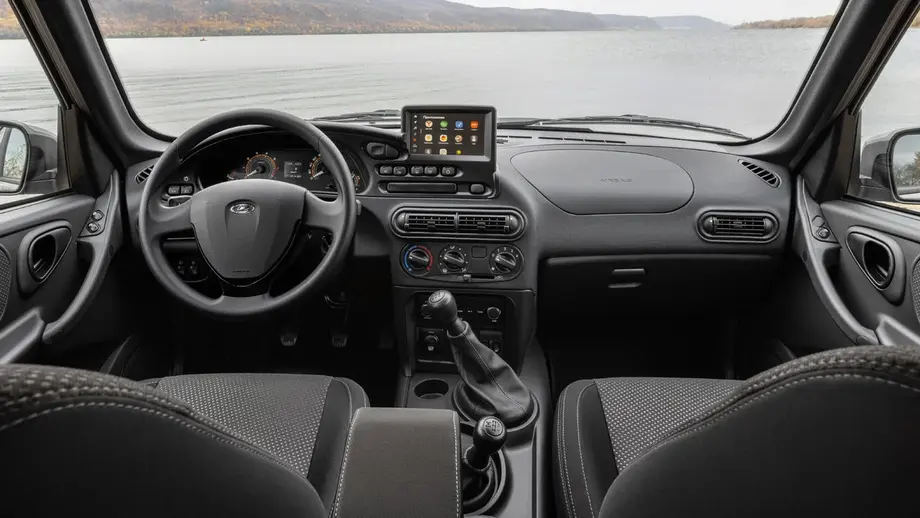 Lada Niva Travel