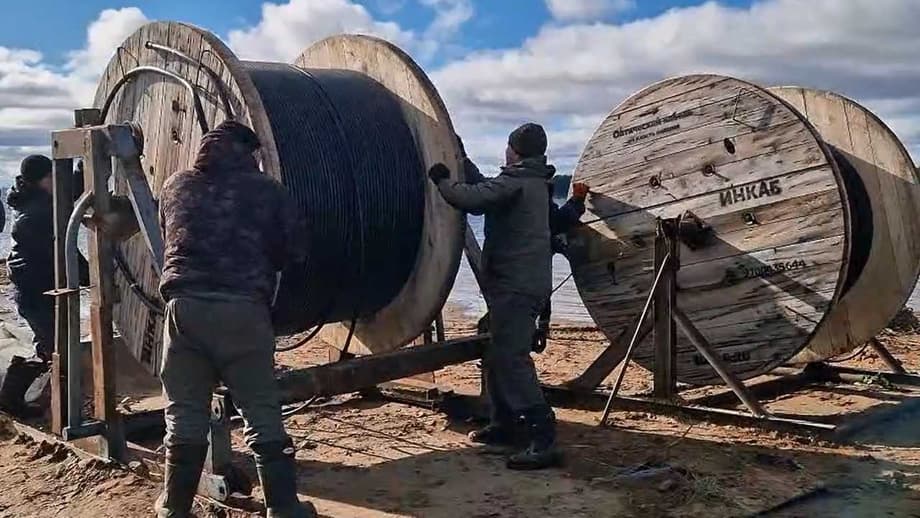 Laying a communication line