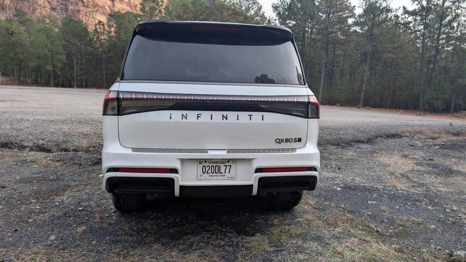 Infiniti QX80 Sport