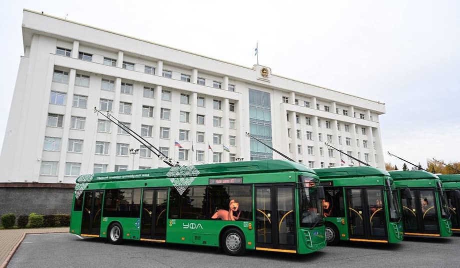 Gorozhanin trolleybus based on the MAZ-216 body