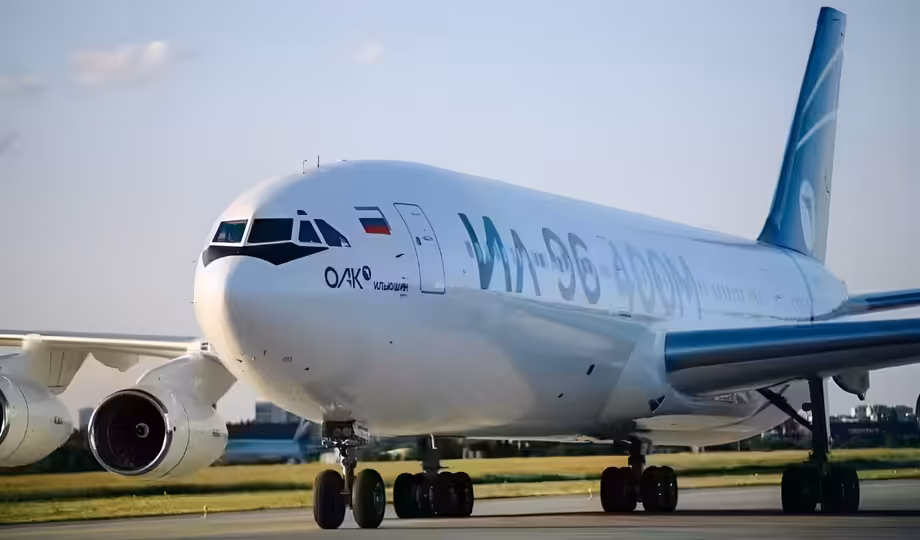 Il-96-400M