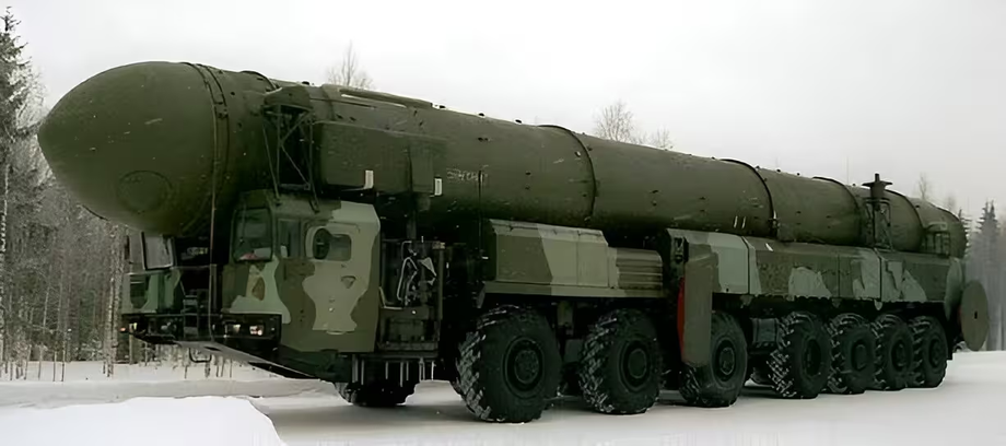 RS-26 "Rubezh", externamente similar al MRBM "Oreshnik"